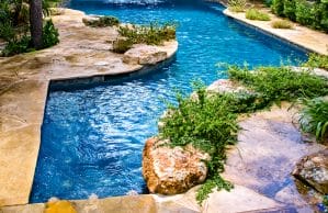 accent-boulders-on-inground-pool-320