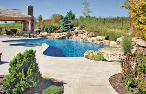 accent-boulders-on-inground-pool-40